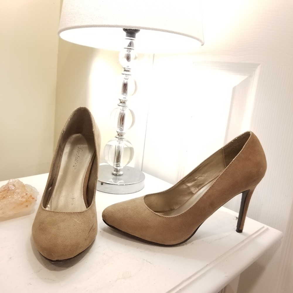 Tan heels